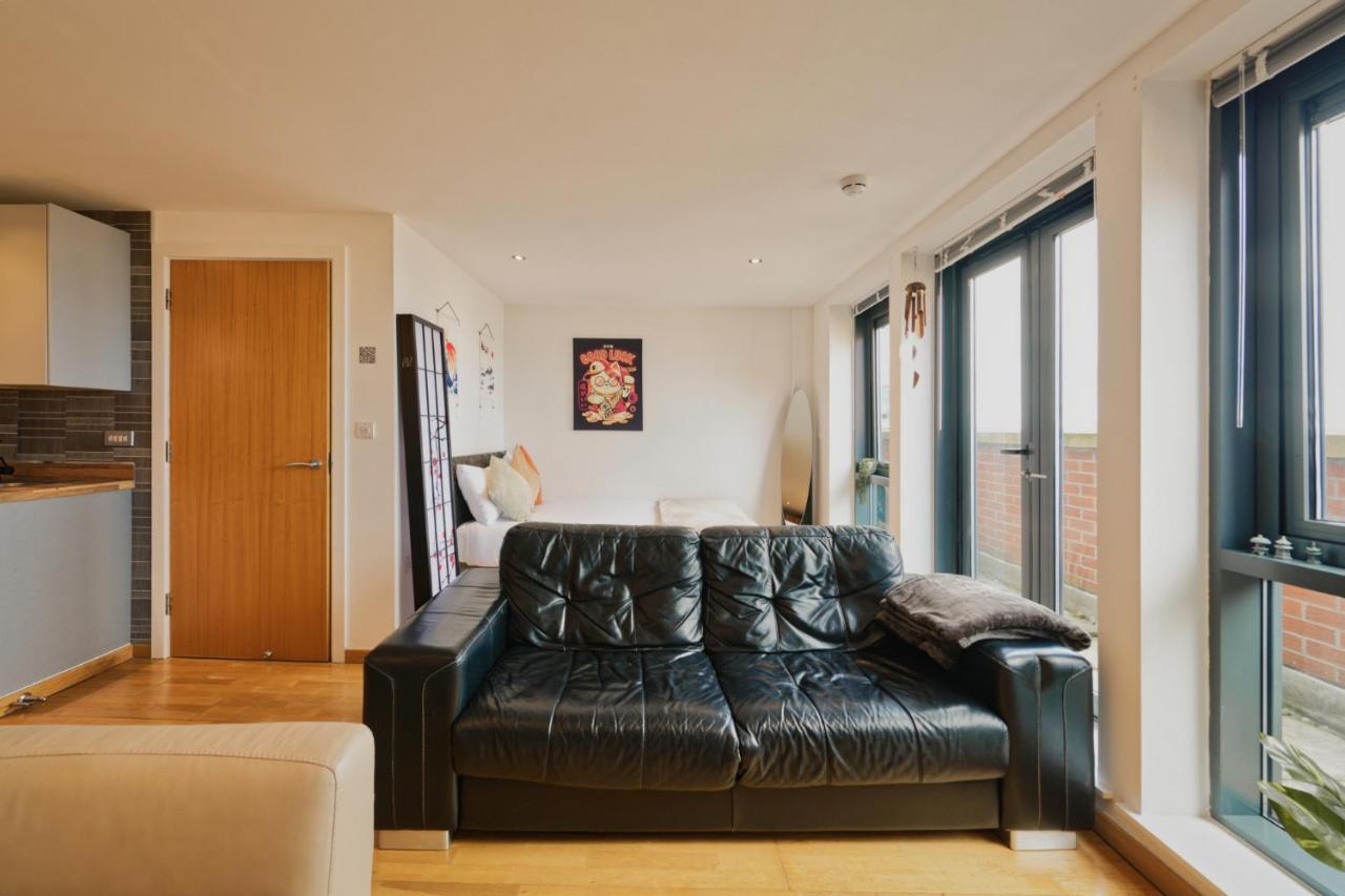 Sidemersey Livings- Convenient 1-Bedroom Flat With A View, Central ליברפול מראה חיצוני תמונה
