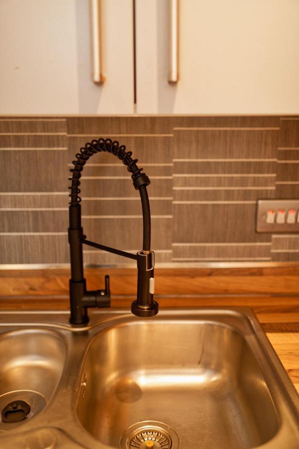 Sidemersey Livings- Convenient 1-Bedroom Flat With A View, Central ליברפול מראה חיצוני תמונה